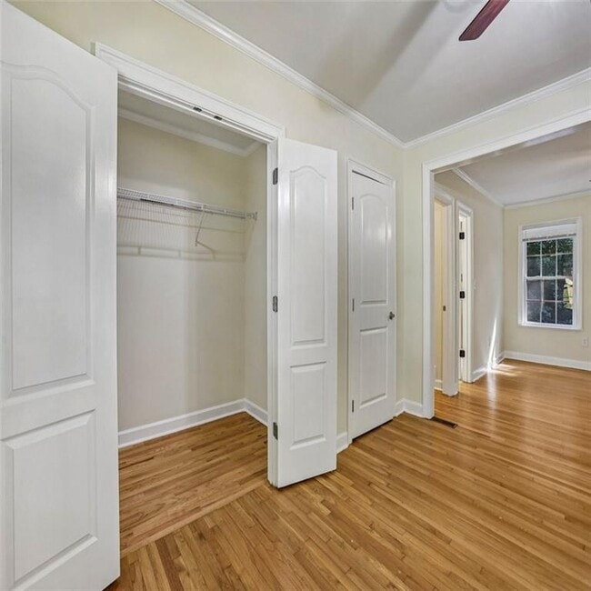 Building Photo - 3859 Peachtree Dunwoody Rd