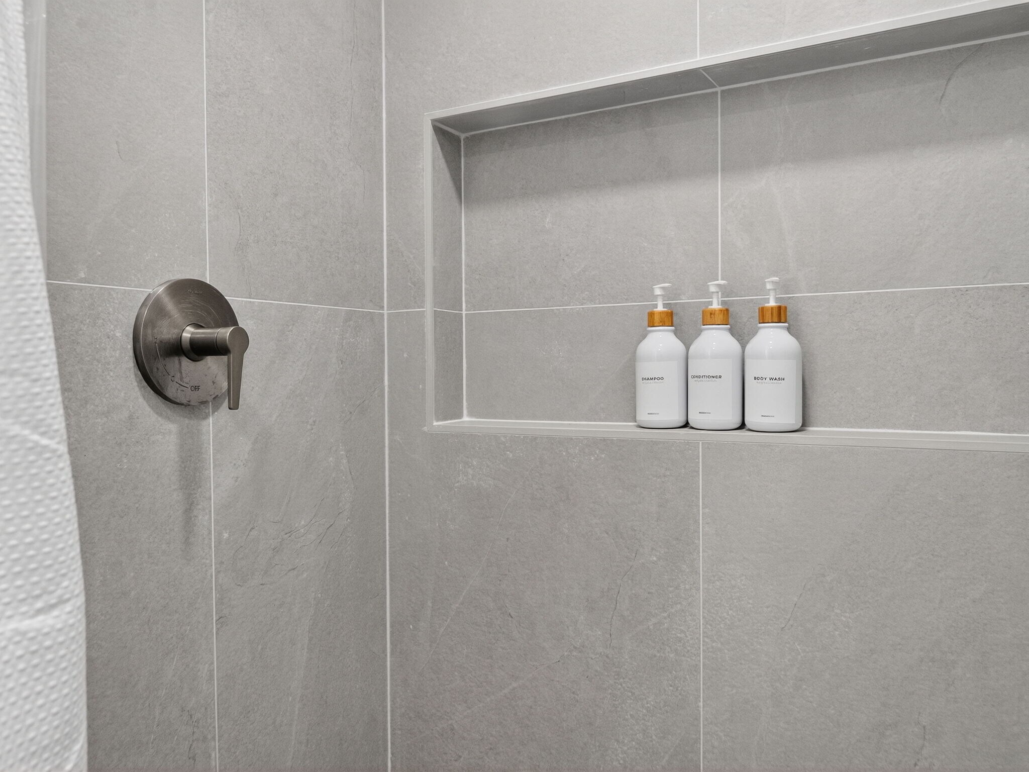 Building Photo - 359 Broadway