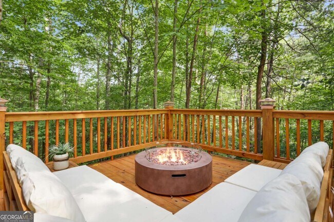 Building Photo - 166 Nantahala Pass Rd