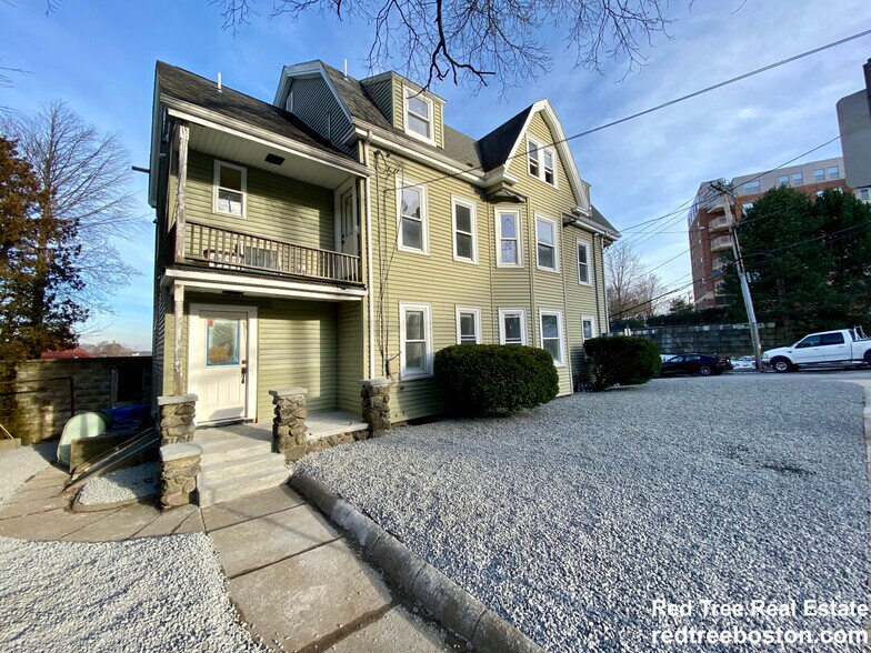 Building Photo - 19 Bellevue St