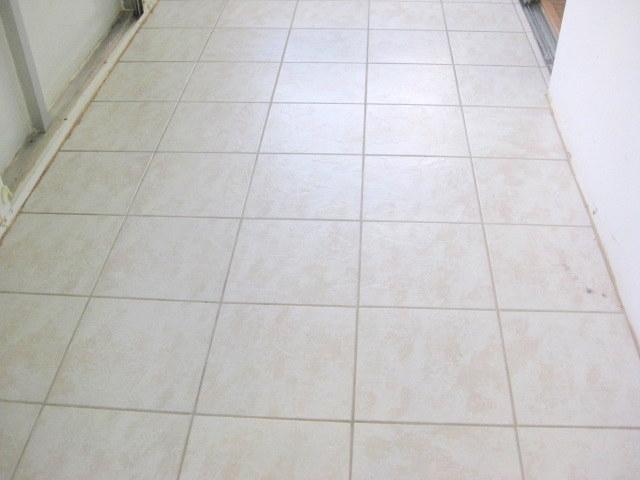 Building Photo - 532 Normandy L