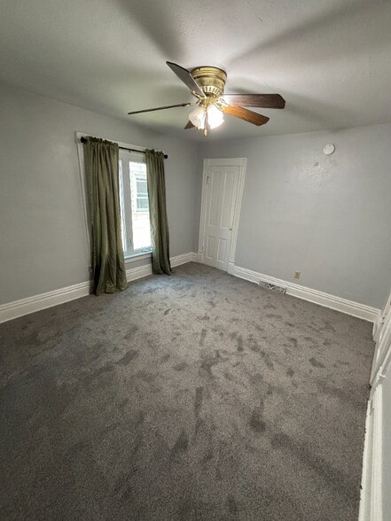 Building Photo - 116 Kathleen St