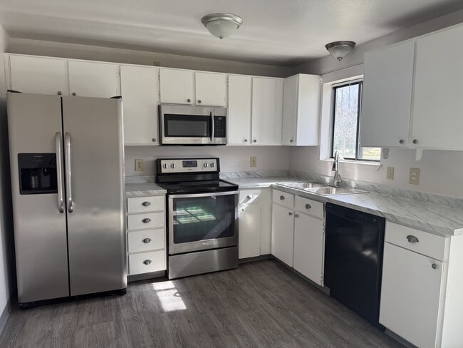 Building Photo - 3541 Granger Ave W