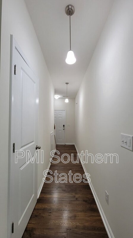 Building Photo - 31 Moorlyn Ln