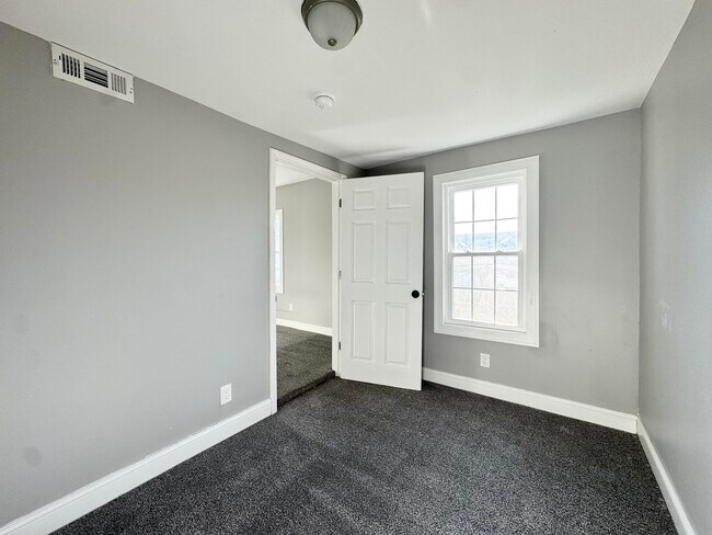 Building Photo - 353 Sherman Ave