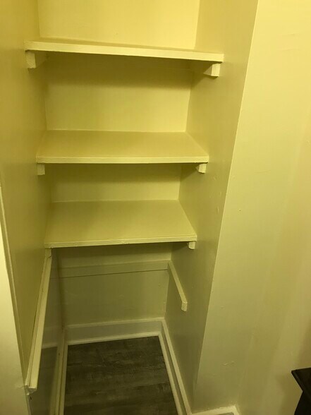 Building Photo - 15 W South St