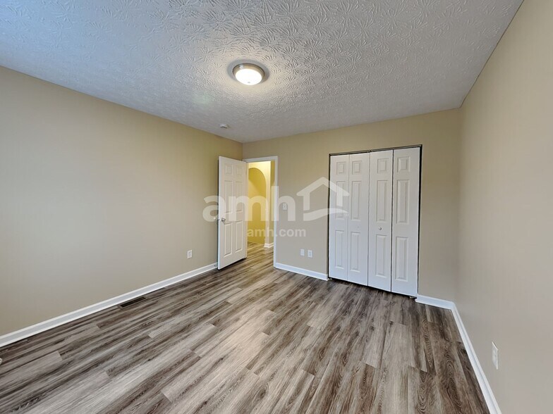 Building Photo - 5116 Sand Ct