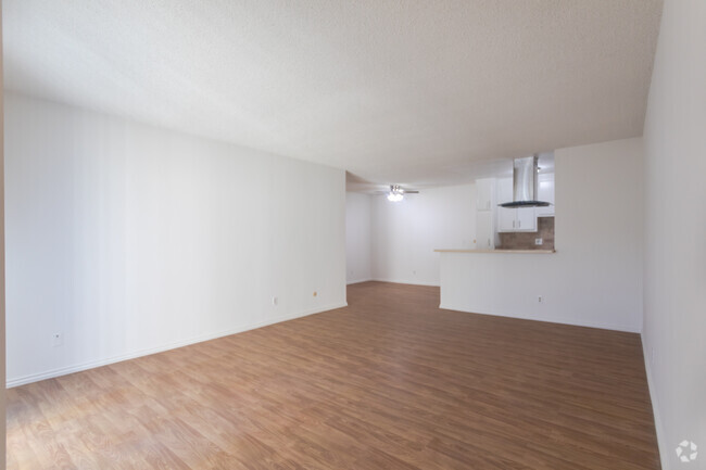 1BR,1BA - 800SF - Living Room - Palmera Luxury Apartments