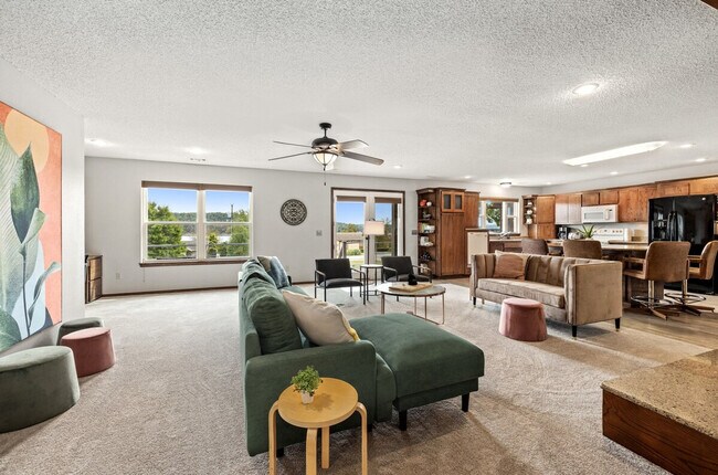 Primary Photo - 8383 S Lakeshore Dr