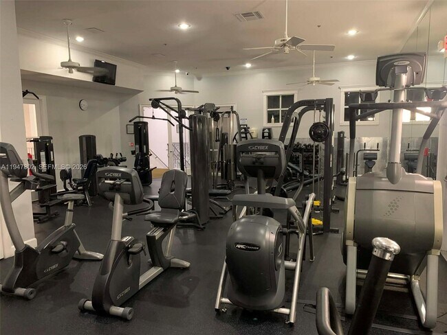 Building Photo - 3235 NE 184th St