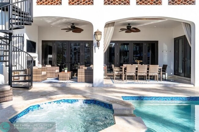 Building Photo - 2430 Castilla Isle
