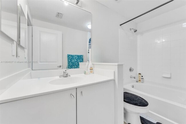 Building Photo - 5840 W Sample Rd