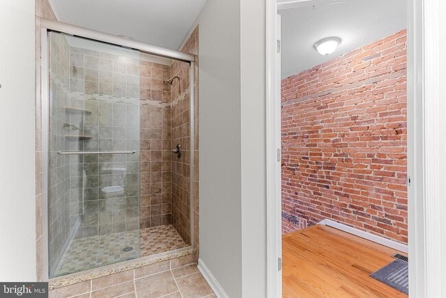 Building Photo - 1819 Light St