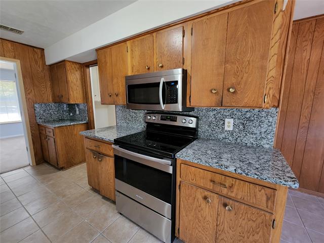 Building Photo - 2604 Buckingham Dr