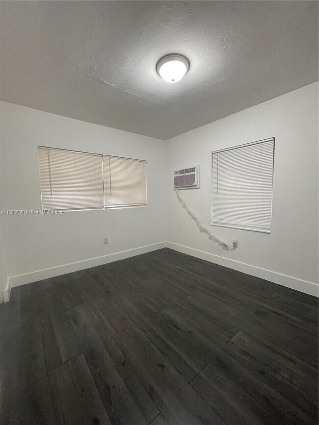 Building Photo - 5306 NW 18th Ave