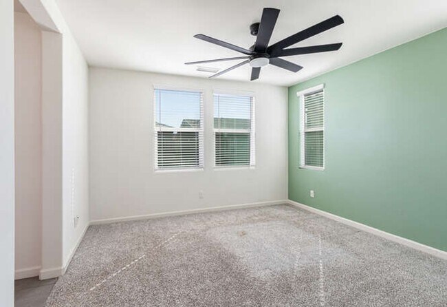 Building Photo - Charming Riverstone Home with Spacious Kitchen Island & Private Backyard & Solar