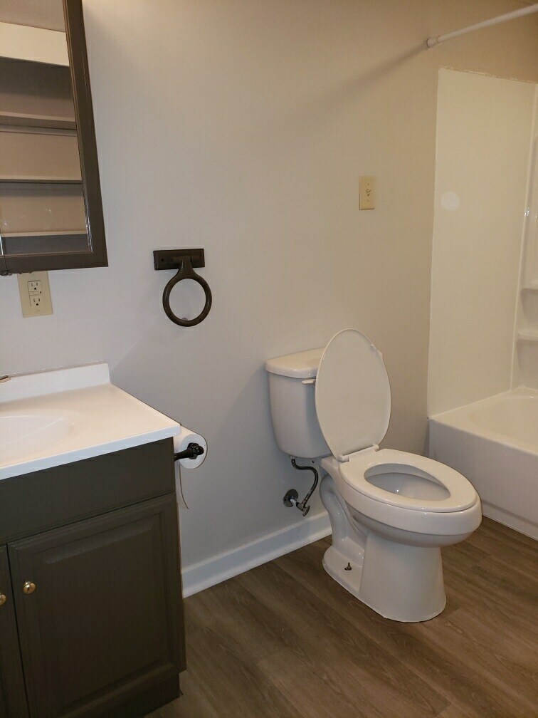 Building Photo - 107 W Biddle St