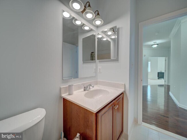 Building Photo - 43320 Barnstead Dr