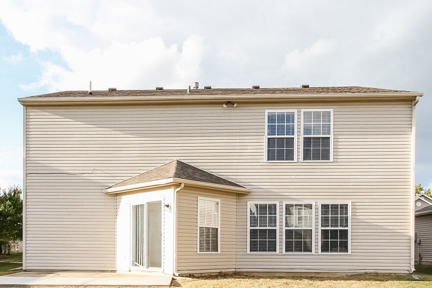 Building Photo - 10153 Split Rock Way