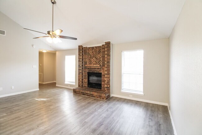 Building Photo - 3010 Twinleaf Dr