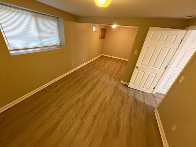 Building Photo - Versatile and inviting home
