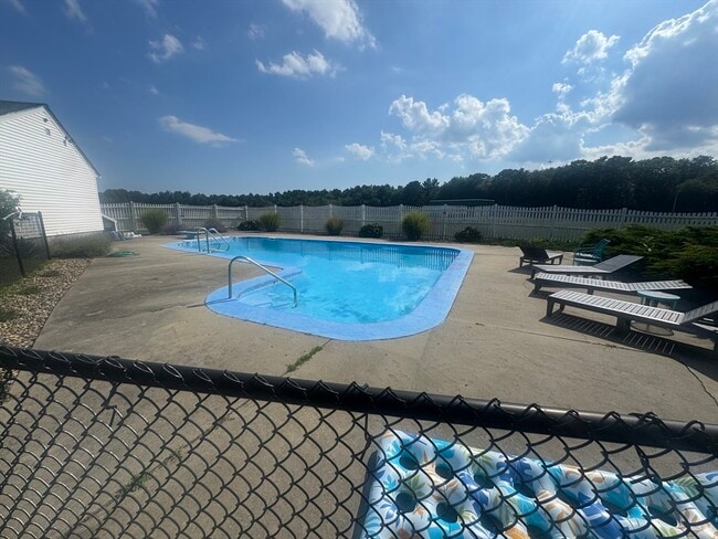 Building Photo - 2667 Cranberry Hwy