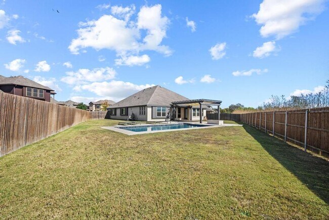 Building Photo - 314 Waverly Dr