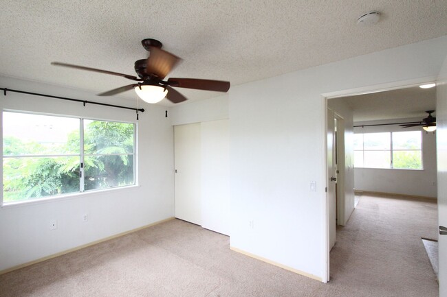 Building Photo - 1 bedroom, 1 bath, 2 parking unit in Cresc...