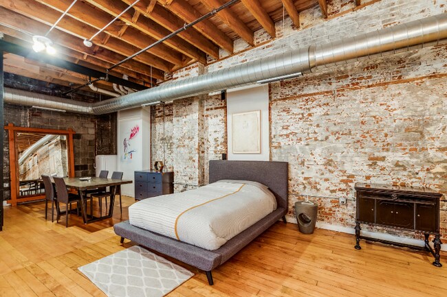 Building Photo - 1410 Gratiot Ave