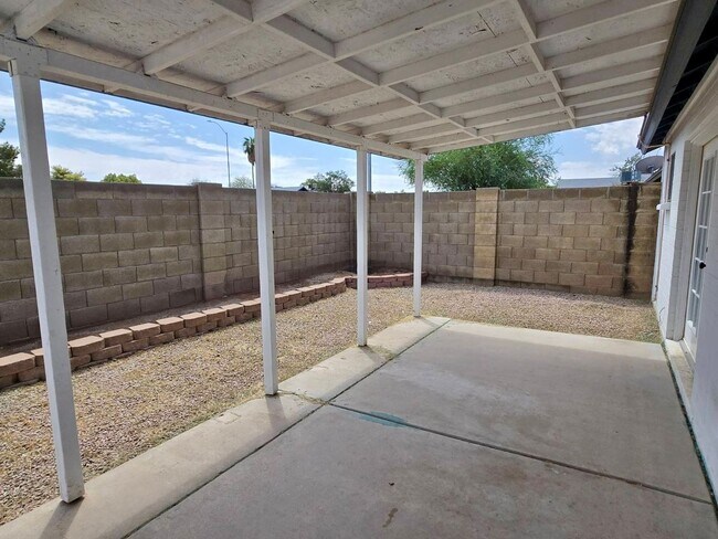 Building Photo - 3-bedroom , 2-bath remodeled home