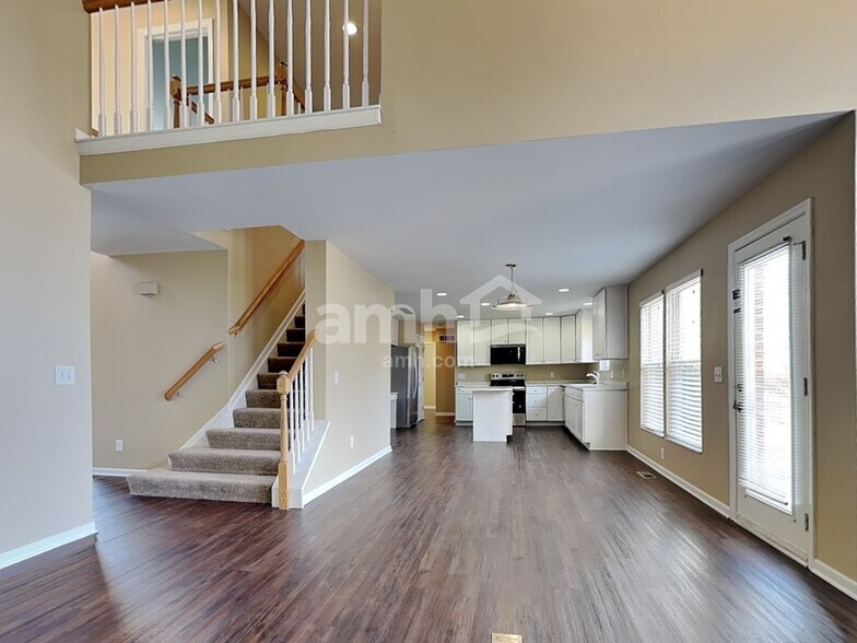 Building Photo - 10190 Meadowknoll Dr