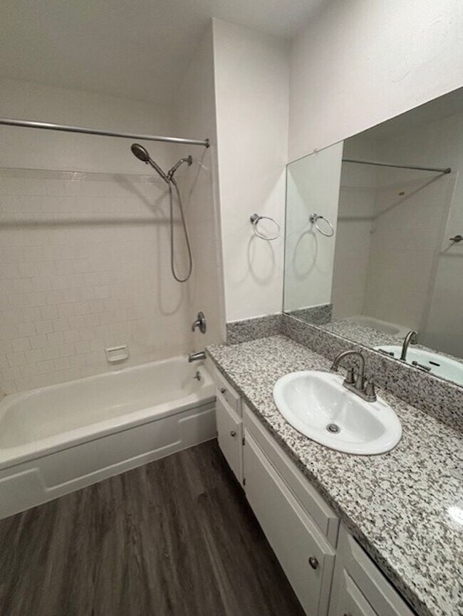 Building Photo - 2816 Ashe Rd