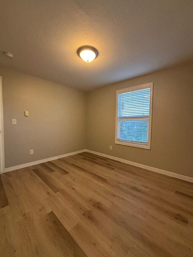Building Photo - *1626 S G St #4, Tacoma, WA*