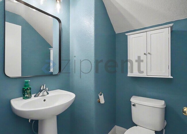 Building Photo - 1833 Blue Skies Way