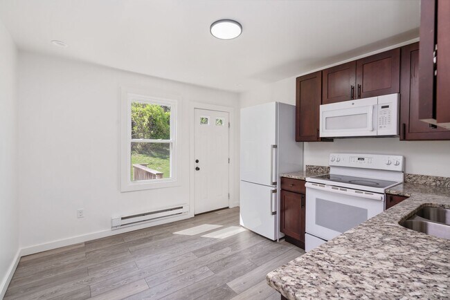 Building Photo - 348-350 Wyoming Street