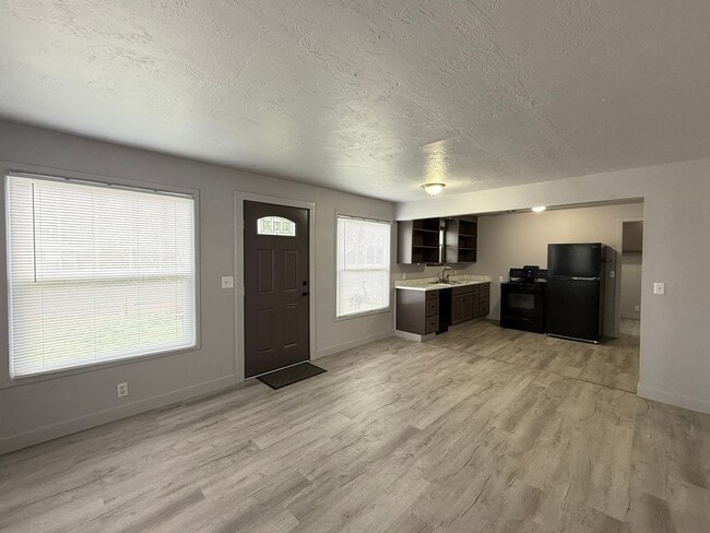 Building Photo - Freshly Updated Thurston Home!