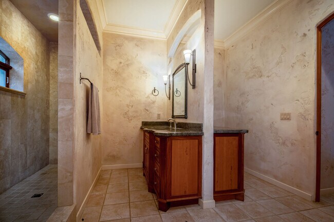 Master bath, two vanities and five head shower - 18874 Meadowlark Ct