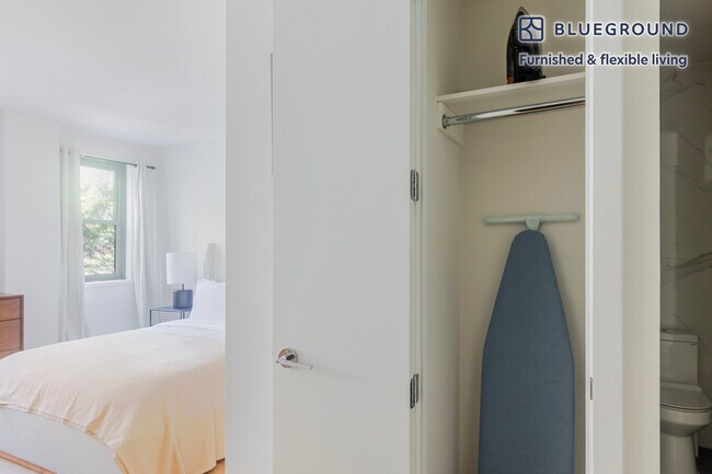 Building Photo - 227 E 59th St