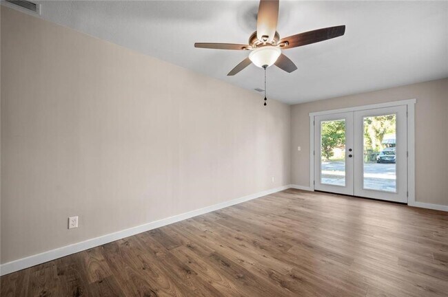 Building Photo - 920 Johnston St