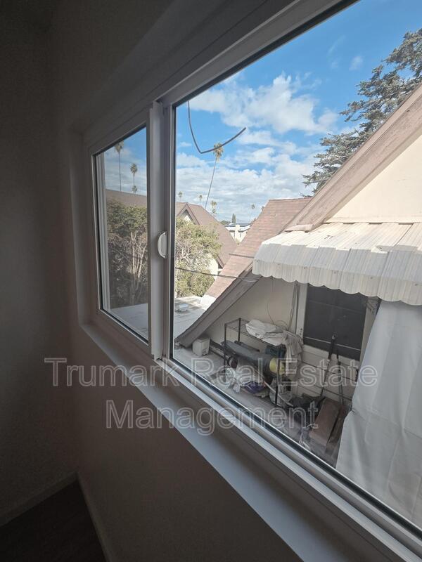 Building Photo - 1705 Fremont Ave