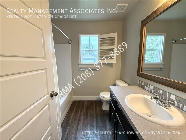 Building Photo - 6031 N Spindrift Ave