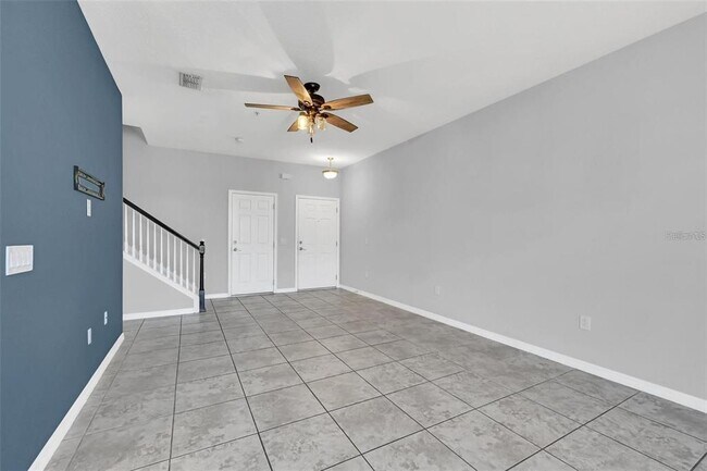 Building Photo - 2471 Seven Oaks Dr