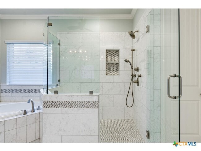 Building Photo - 1729 Las Lomas Ct