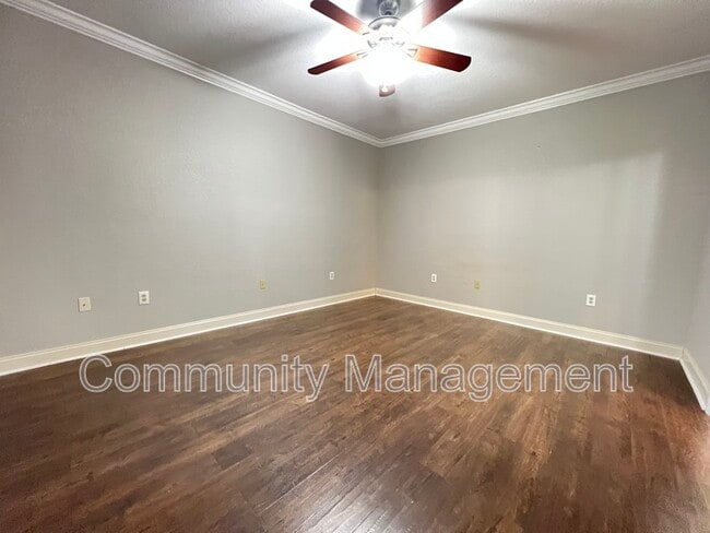 Building Photo - 4848 Windsor Village Dr