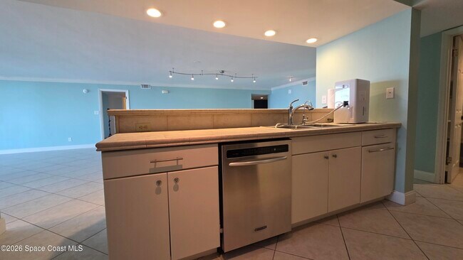 Building Photo - 3223 S Atlantic Ave