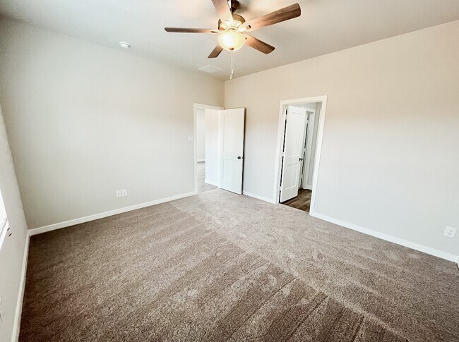 Building Photo - 11848 Whirlaway Dr