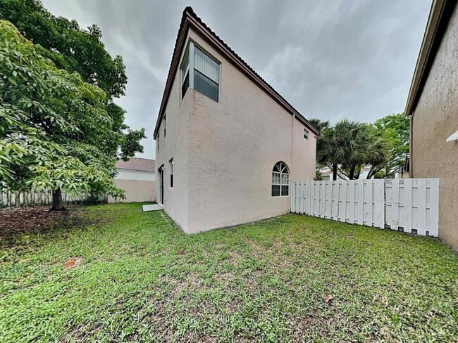 Building Photo - 538 NW 157th Ln