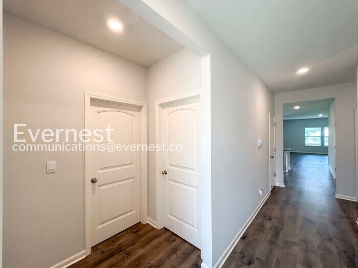 Building Photo - 8329 Gum Pond Dr