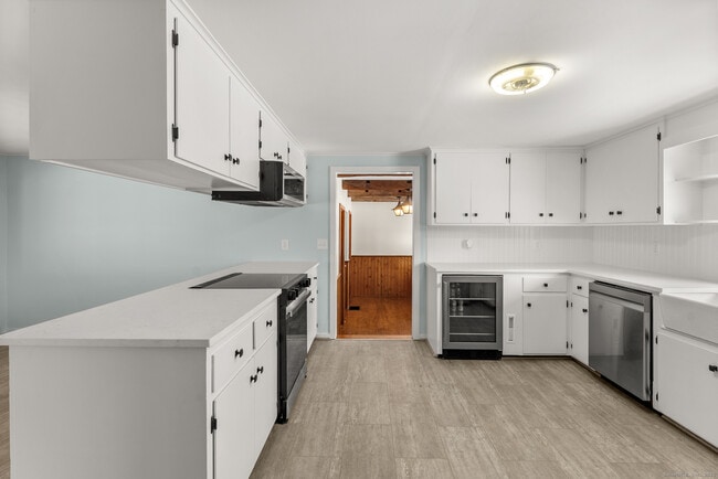 Building Photo - 52B Fuller Mountain Rd