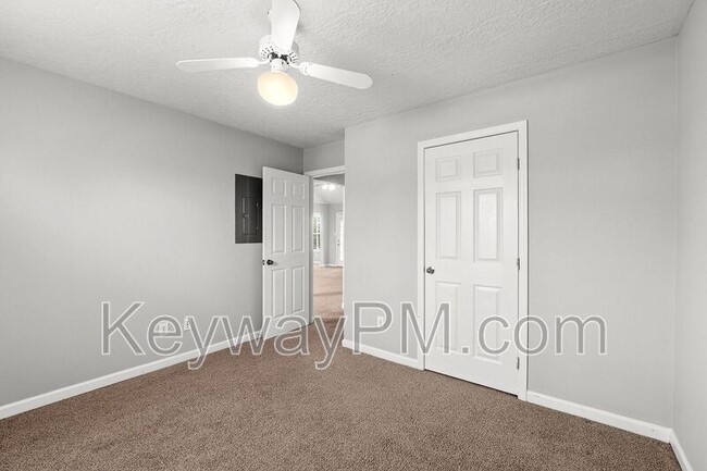 Building Photo - 137 Summerfield Cir